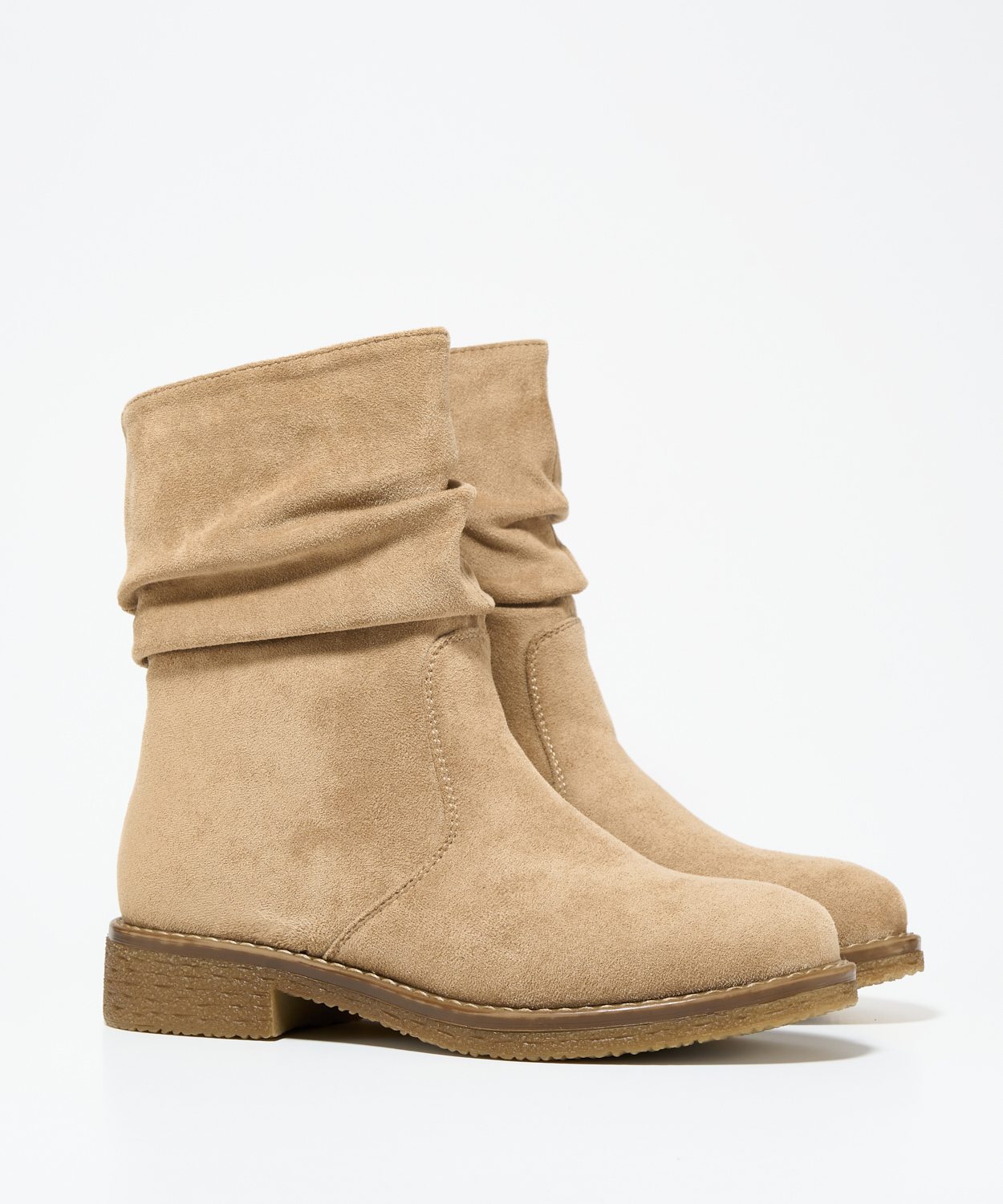 Botins franzidos efeito camurça